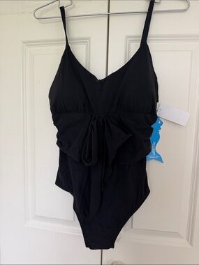Skinnydippers black One-Piece Swimsuit  Front Tie. Sz M. NWT Adjustable straps